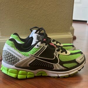 Nike Kids Neon Green and Black Sneakers